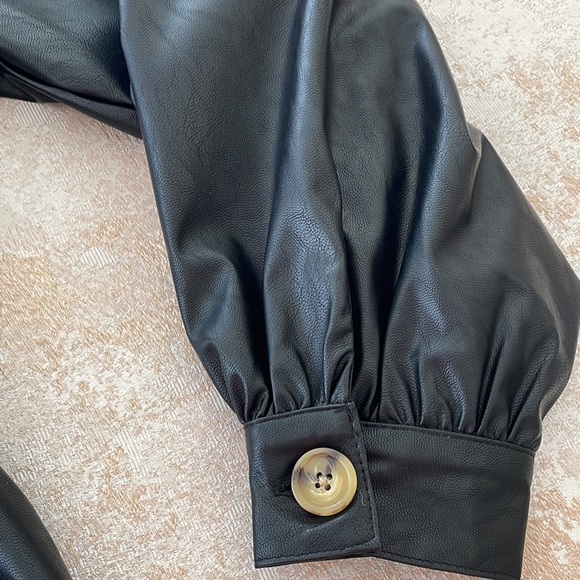 NWT MUST HAVE FAUX LEATHER BLAZER WITH BELT - Picture 5 of 8